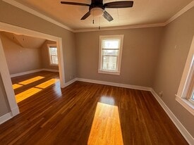 112 Prospect St, Unit 2 in Somerset, MA - Building Photo