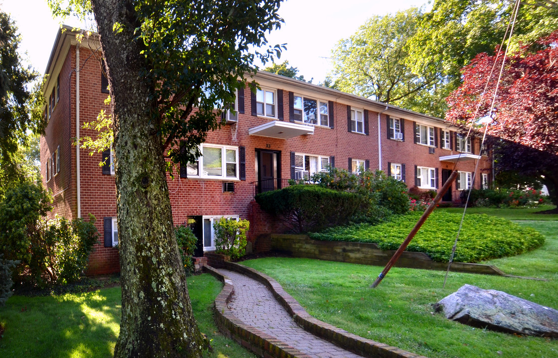 Rye Wood Gardens in Rye, NY - Building Photo