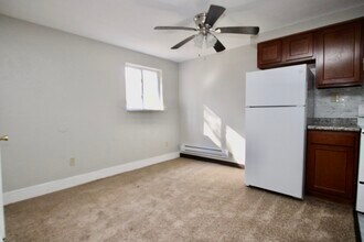 189 Oak Manor Pl, Unit 189 in Penn Hills, PA - Building Photo - Building Photo