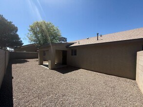 3665 N Kenneth Rd in Kingman, AZ - Building Photo - Building Photo