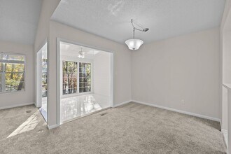 9024 St Thomas Ln in Charlotte, NC - Building Photo - Building Photo