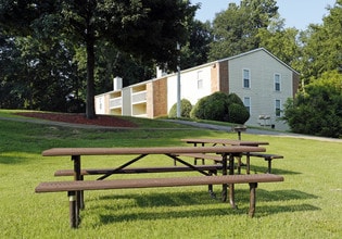 Bartlett Crossing in Memphis, TN - Foto de edificio - Building Photo