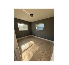 3254 NW 13th St in Fort Lauderdale, FL - Building Photo - Building Photo