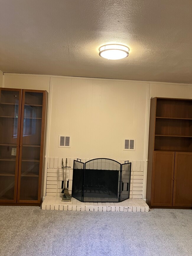 26027 Woodland Way S, Unit B in Kent, WA - Building Photo - Building Photo