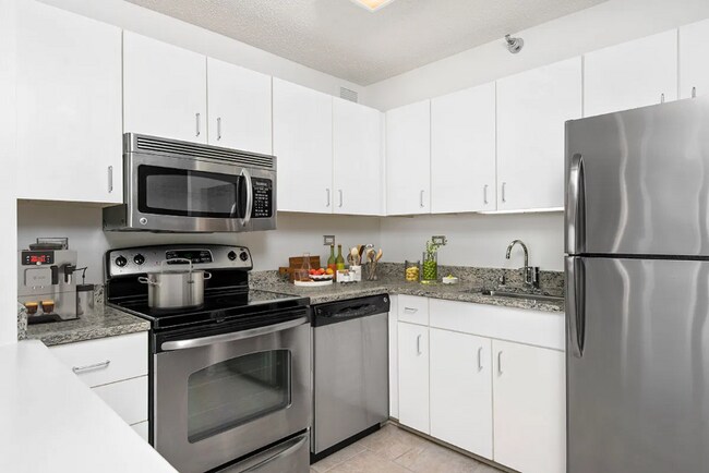 750 N Rush St-Unit -1008 in Chicago, IL - Foto de edificio - Building Photo