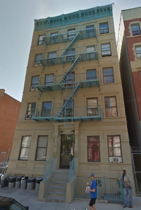 312 W 121st St in New York, NY - Building Photo