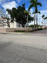 6045 NW 186th St in Miami Gardens, FL - Building Photo
