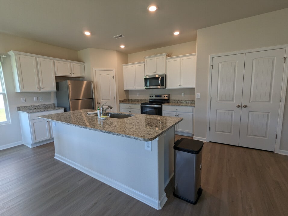 Room in House on Transatlantic Ave in Charlotte, NC - Building Photo