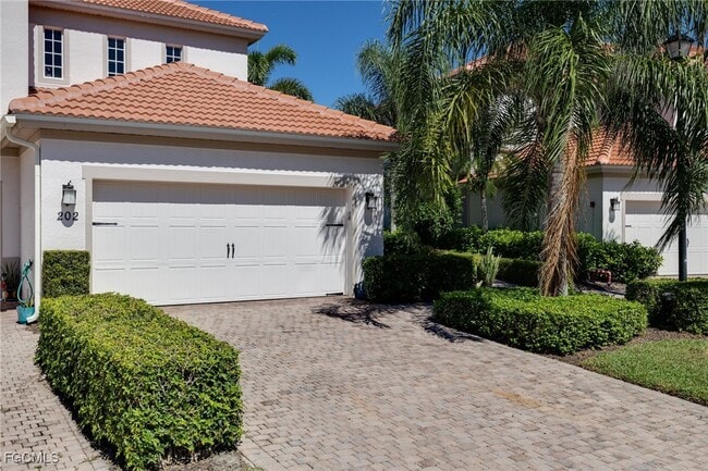 17477 Old Harmony Dr in Ft. Myers, FL - Building Photo - Building Photo