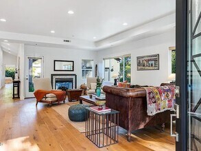 5024 El Verano Ave in Los Angeles, CA - Building Photo - Building Photo