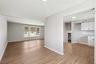5951 Marra Dr in Bedford Heights, OH - Building Photo - Building Photo