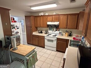 174 Spring Lake Dr in Athens, GA - Building Photo - Building Photo