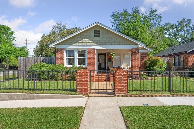 property at 1139 Le Green St