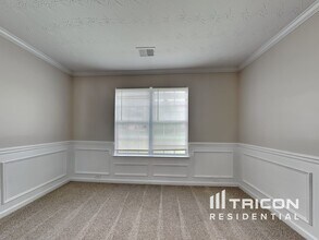 3755 Renfroe Ave in Douglasville, GA - Foto de edificio - Building Photo