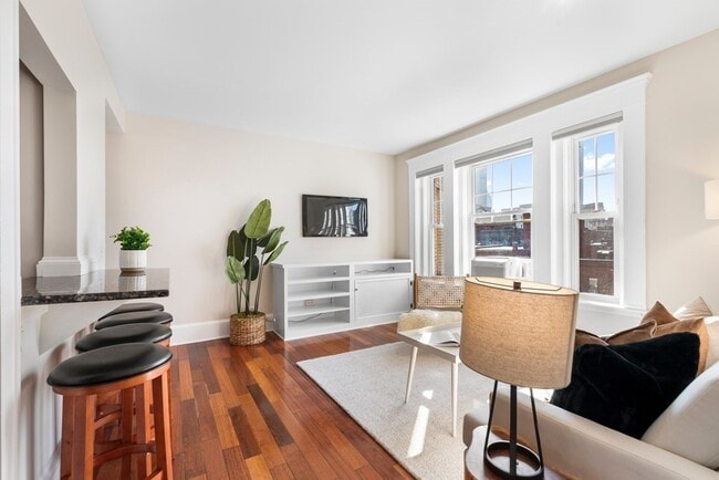 520 Beacon St, Unit 6C in Boston, MA - Building Photo - Building Photo