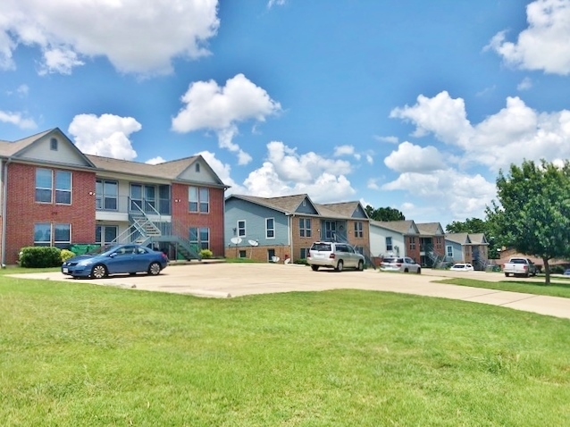 Ben Hogan Apartments in Stephenville, TX - Foto de edificio