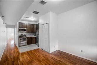 132 Jefferson St in Hoboken, NJ - Foto de edificio - Building Photo