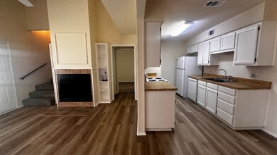 110 Peachtree Ct in Kennedale, TX - Building Photo - Building Photo