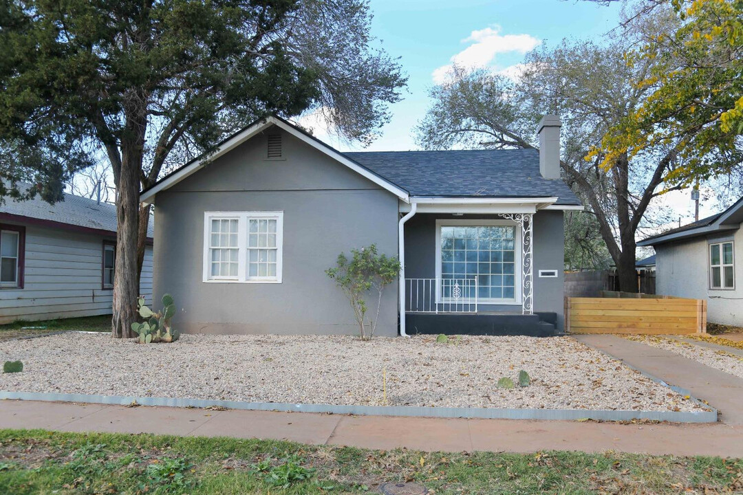 1912 22nd St in Lubbock, TX - Building Photo