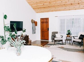 1413 E Victor St in Bellingham, WA - Building Photo - Building Photo