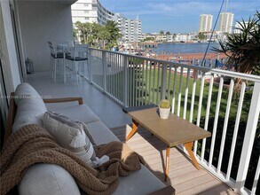 400 Golden Isles Dr in Hallandale Beach, FL - Building Photo - Building Photo