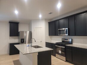 3135 Tuscany Crk in Fresno, TX - Building Photo - Building Photo