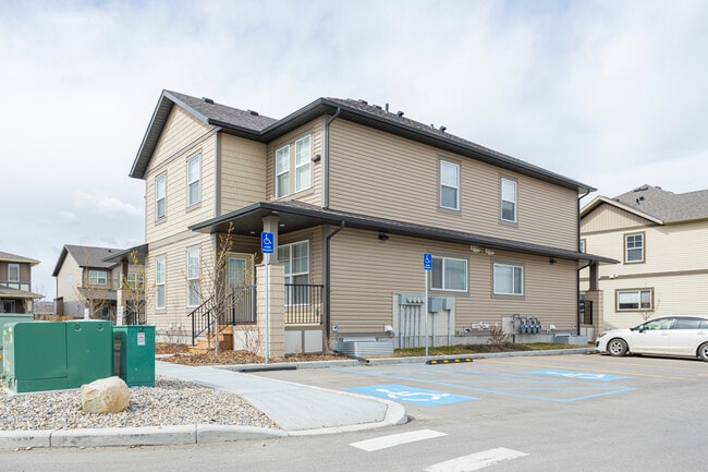 332-398 Heartland Cres in Cochrane, AB - Building Photo - Building Photo