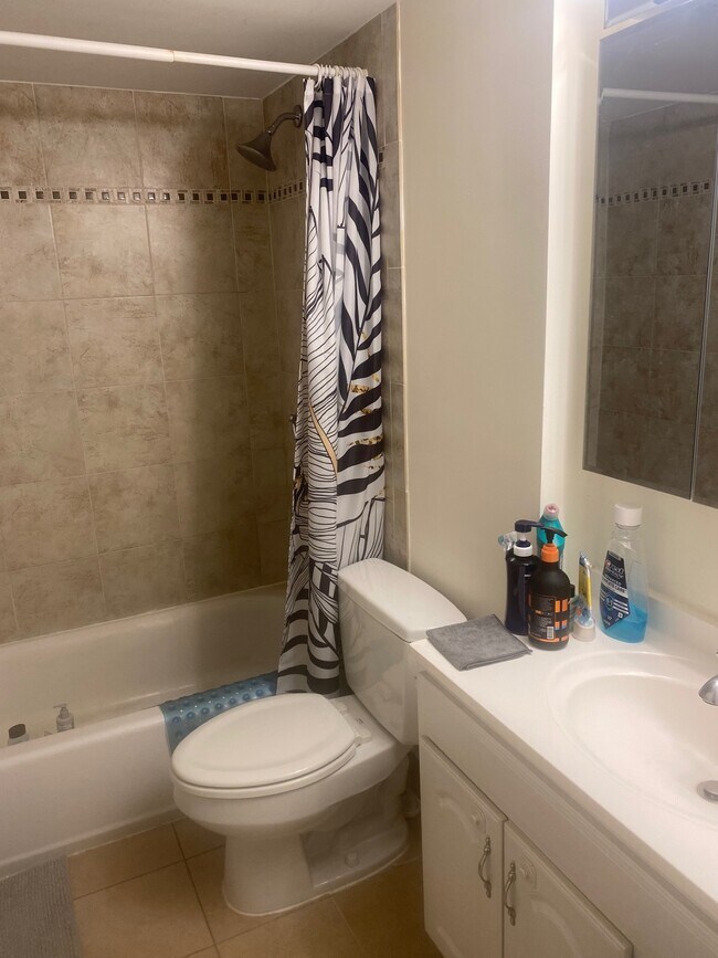 135 Pleasant St, Unit 106 in Brookline, MA - Building Photo - Building Photo