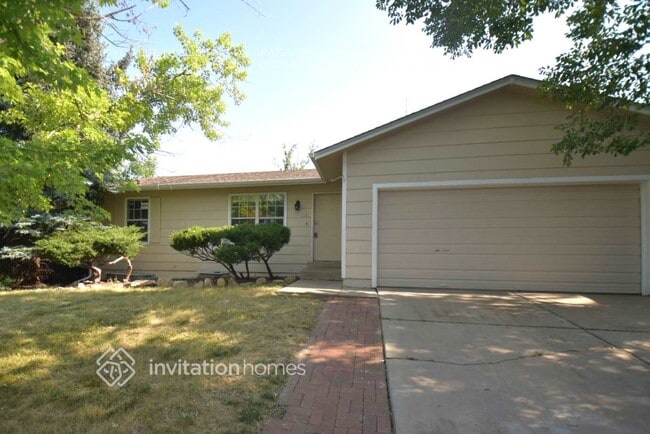 property at 3280 Queen Ct