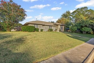 1340 Grand Teton Dr in Desoto, TX - Building Photo - Building Photo