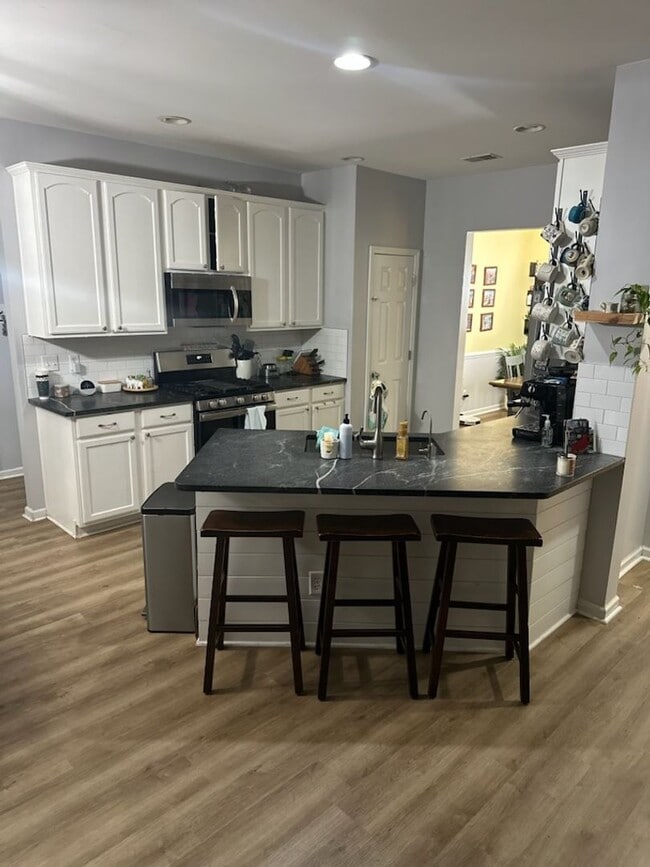 7478 Hawks Cir in Hanahan, SC - Building Photo - Building Photo