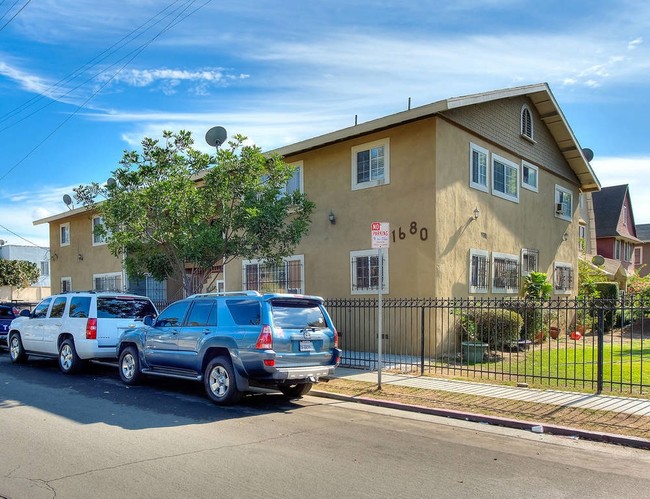 1680 W 22nd St in Los Angeles, CA - Building Photo - Building Photo