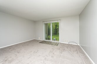 North Shore Townhomes in Rochester, NY - Building Photo - Interior Photo