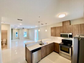 2701 S J St in McAllen, TX - Building Photo