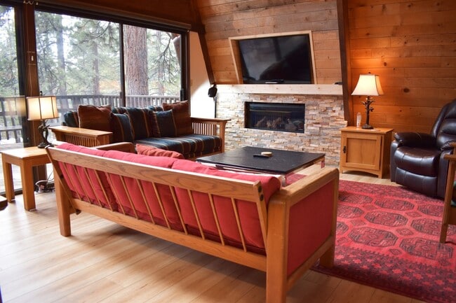 739 Joyce Ln in Incline Village, NV - Building Photo - Building Photo