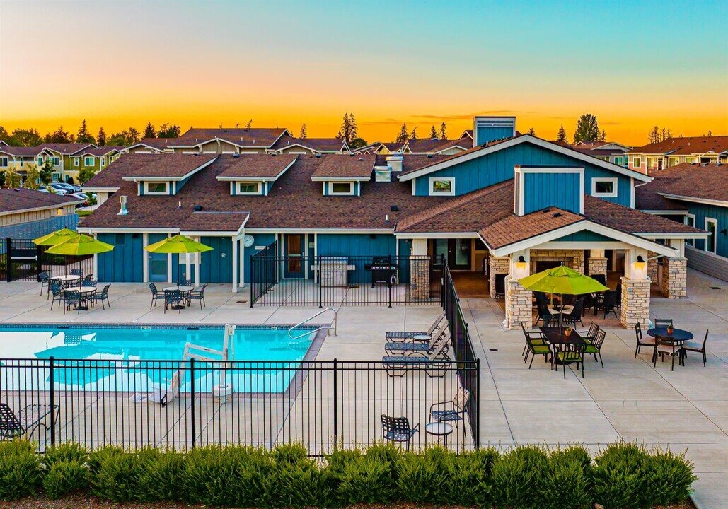 Evergreen Village at Delta Ridge in Eugene, OR - Foto de edificio