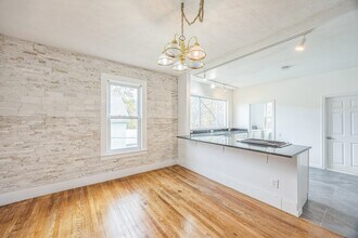 14 Chapman Ave in Easthampton, MA - Building Photo - Building Photo