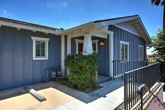 601 E Micheltorena St in Santa Barbara, CA - Building Photo - Building Photo