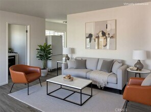 700 W E St in Los Angeles, CA - Foto de edificio - Building Photo