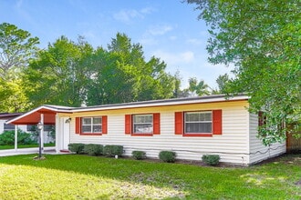 5725 Fiat Ln in Jacksonville, FL - Building Photo - Building Photo