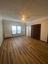 1059 in Long Beach, CA - Building Photo - Interior Photo