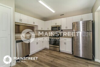 490 S Blue Lk Ave in DeLand, FL - Building Photo - Building Photo