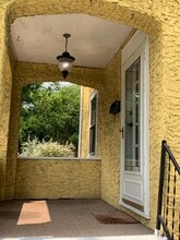 3340 W Galbraith Rd, Unit 1 in Cincinnati, OH - Foto de edificio - Building Photo