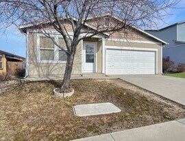 7771 Mariner Cove Dr in Reno, NV - Building Photo