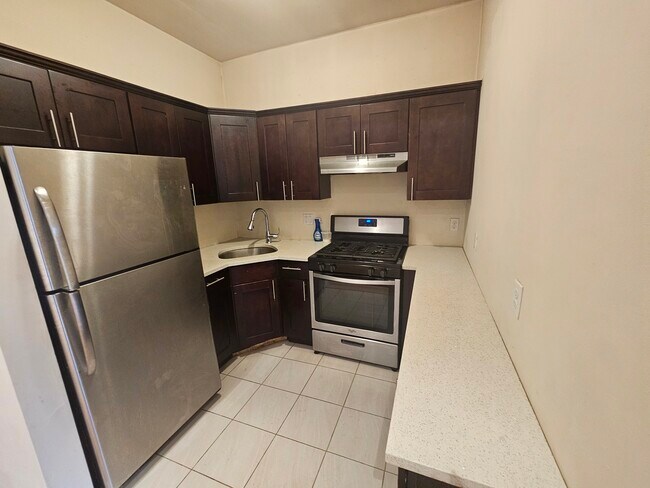 64 Buffalo Ave, Unit #3 in Brooklyn, NY - Building Photo - Building Photo