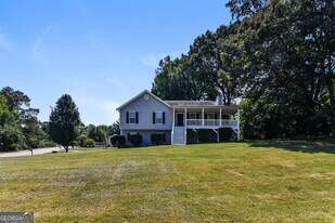 63 Fielding Grove Dr in Dallas, GA - Building Photo