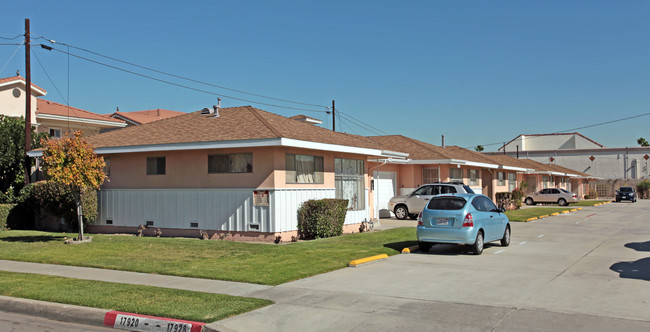 17920-17940 Alburtis Ave in Artesia, CA - Building Photo - Building Photo