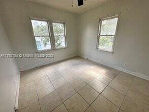 2202 Van Buren St in Hollywood, FL - Building Photo - Building Photo
