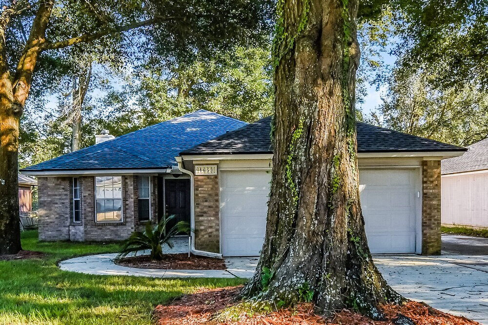 1653 Spring Oaks Ln in Jacksonville, FL - Building Photo