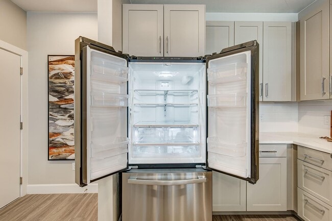 Proximo at Pena Station